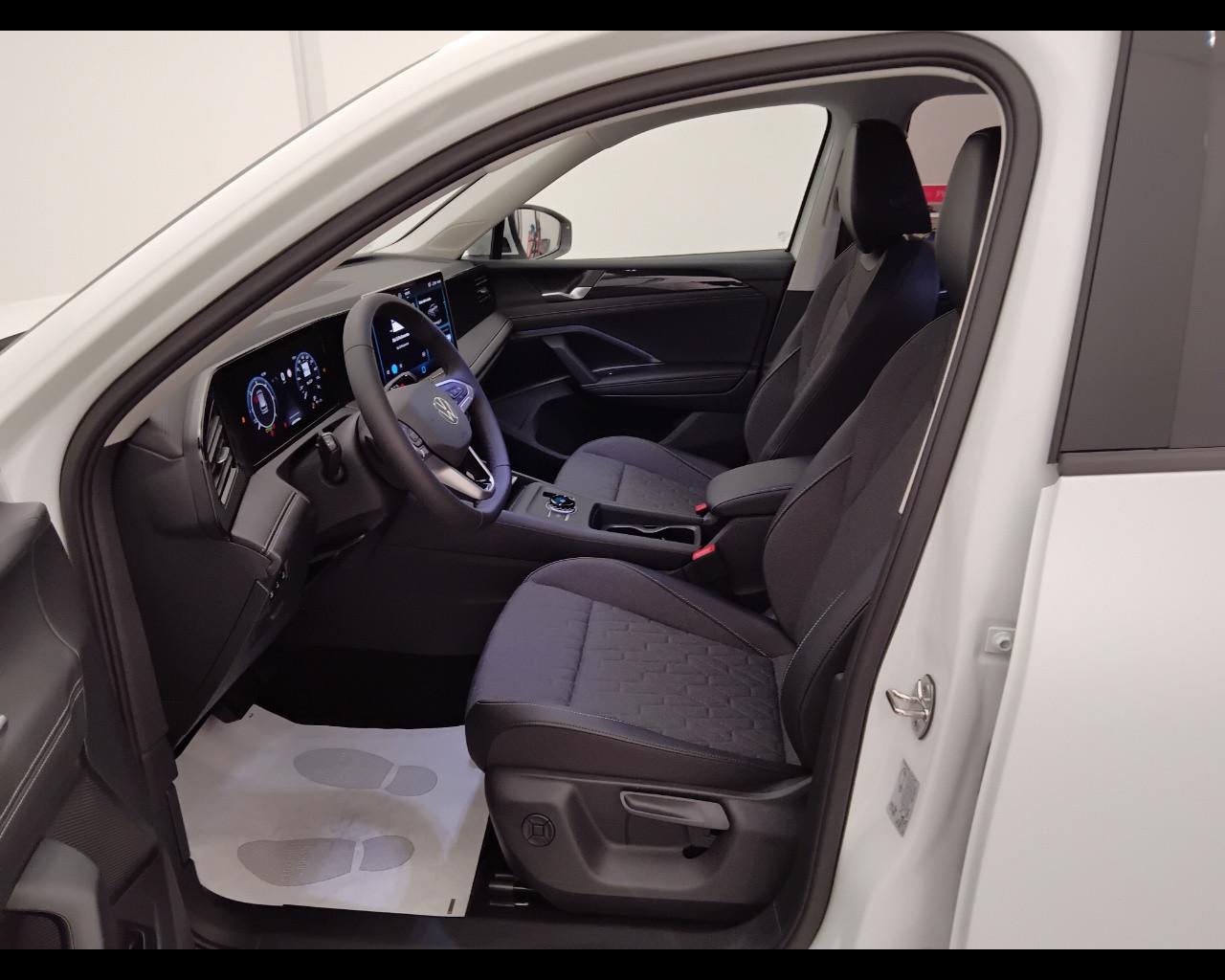 VOLKSWAGEN Tiguan III 2024 - Tiguan 2.0 tdi Life 150cv dsg