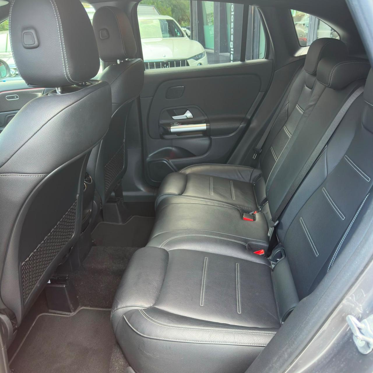 Mercedes-benz GLA 250 Automatic 4Matic AMG Line Premium