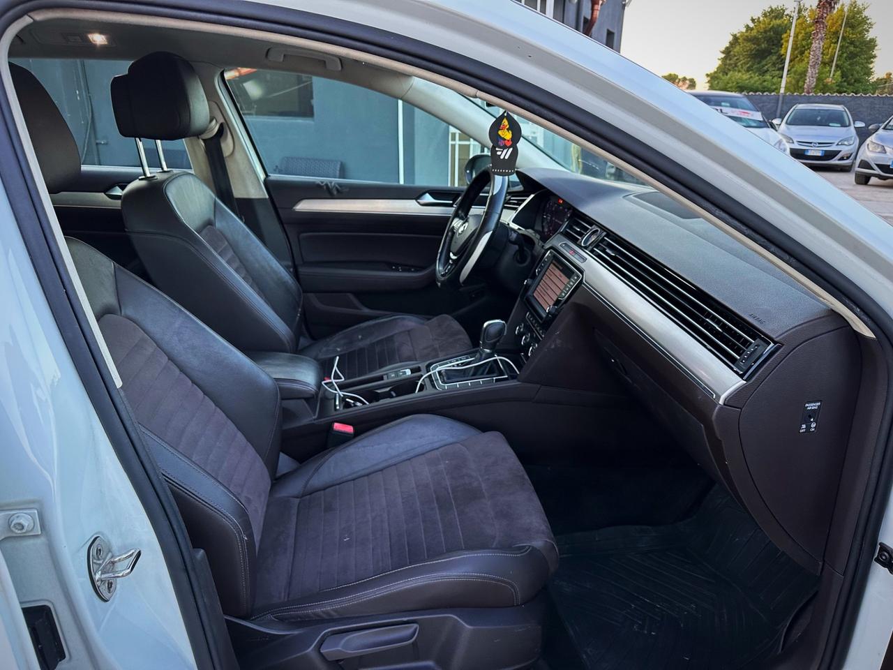 Volkswagen Passat Variant 2.0 TDI 190 CV DSG Highline BlueMotion Tech.