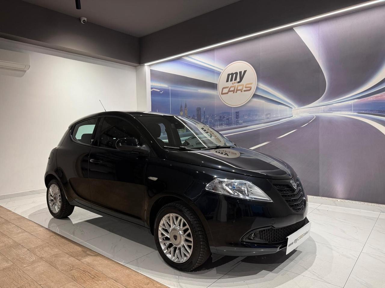 Lancia Ypsilon 1.2 69 CV 5 porte S&S Platinum
