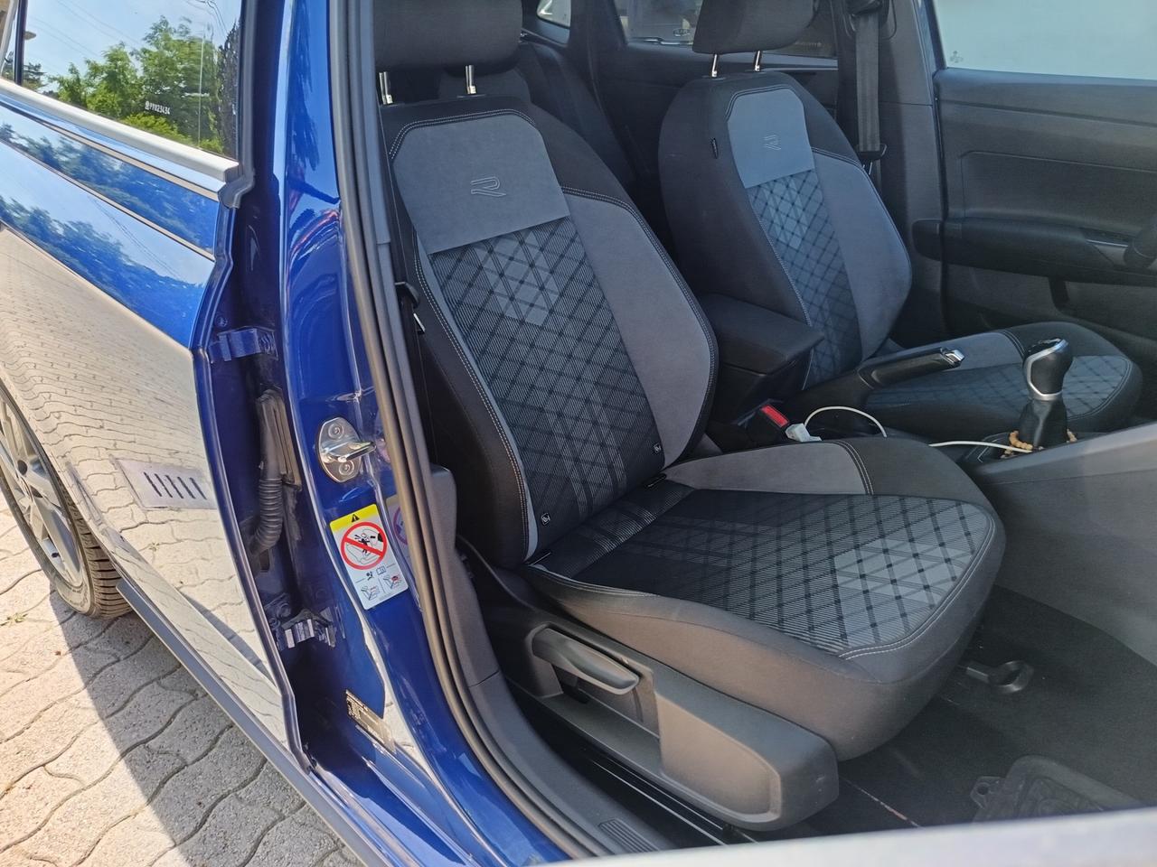 VOLKSWAGEN Polo 1.0 TSI R-Line