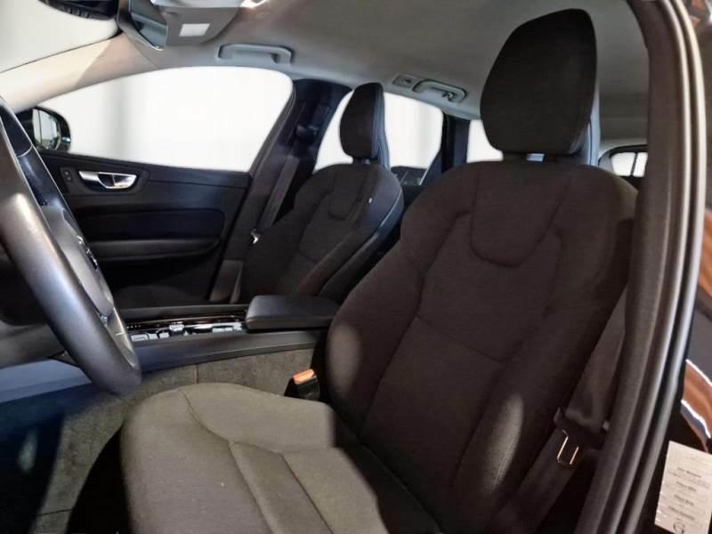 VOLVO XC60 B4 D AWD automatico Momentum Pro