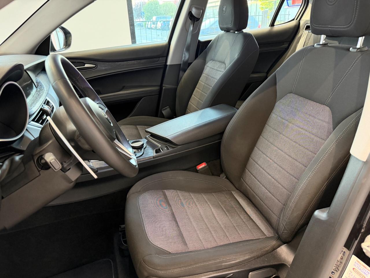 Alfa Romeo Stelvio 2.2 160 CV AT8 Business