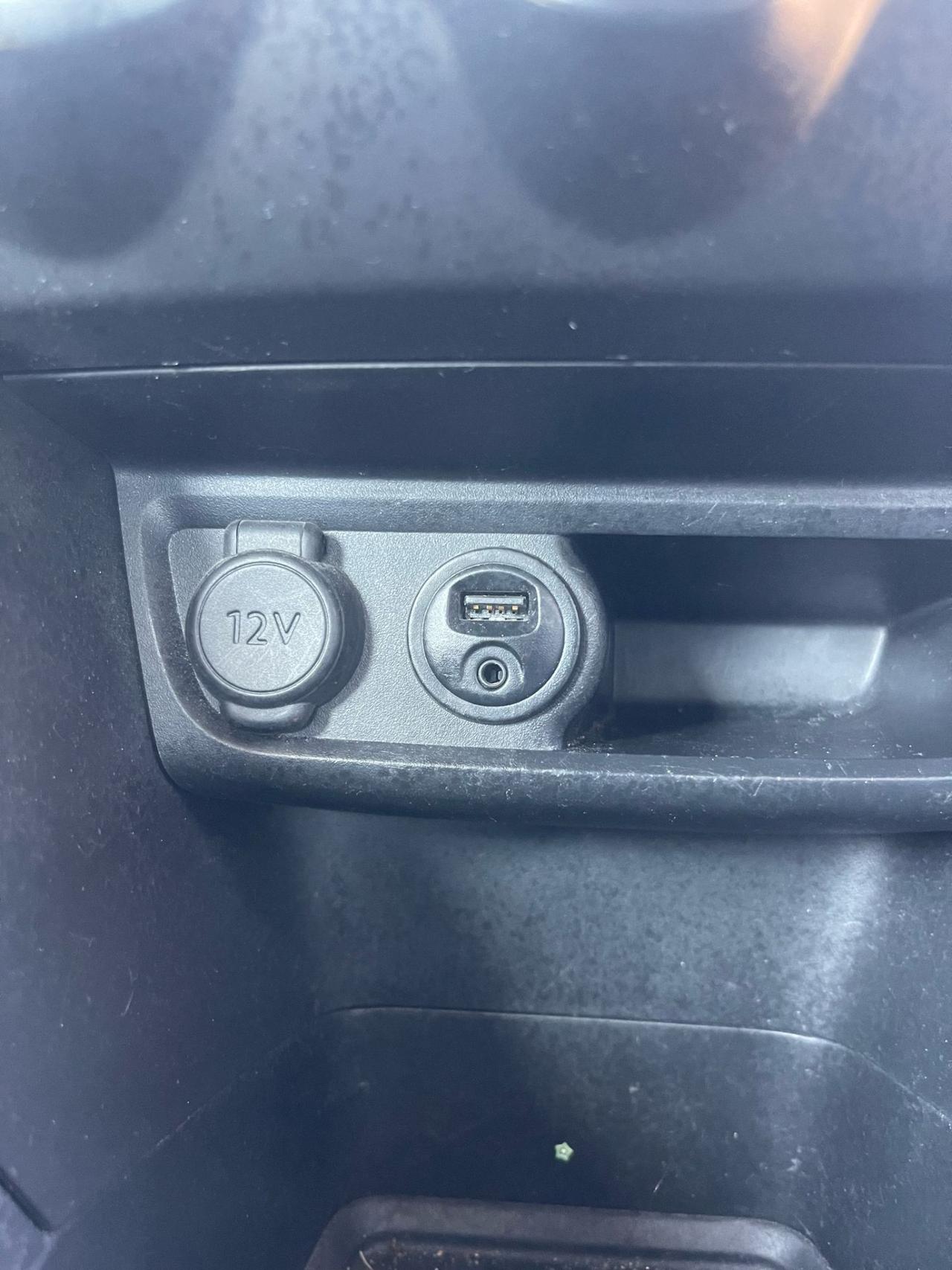 Peugeot 208 1.4 HDi 68 CV 5 porte Allure