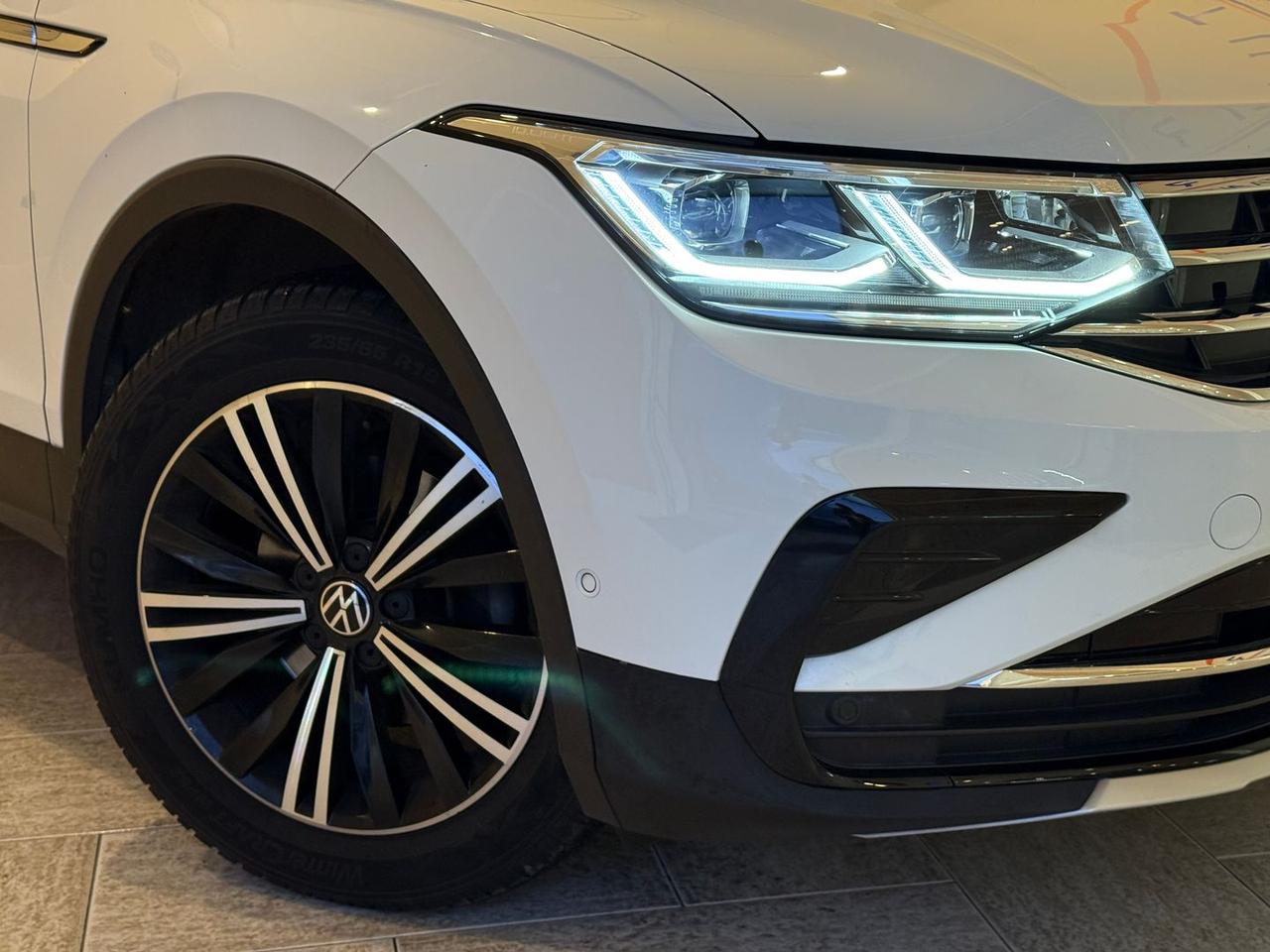 Volkswagen Tiguan Elegance 2.0 TDI #9922