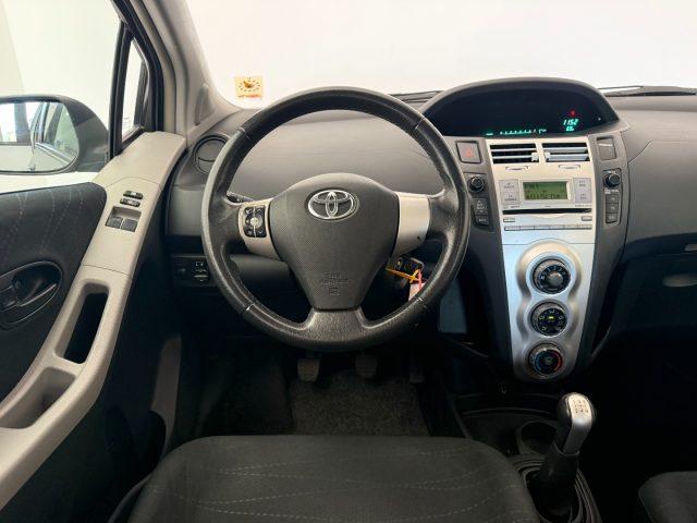 TOYOTA Yaris 1.0 5 porte Sol