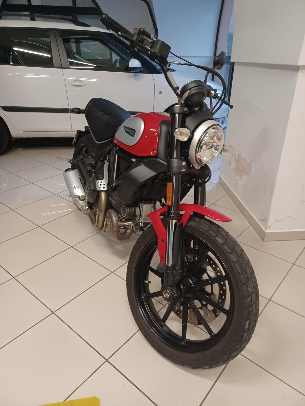 Ducati scrambler 800