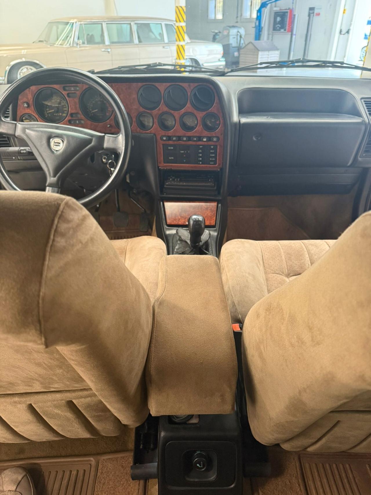 Lancia Thema Ferrari