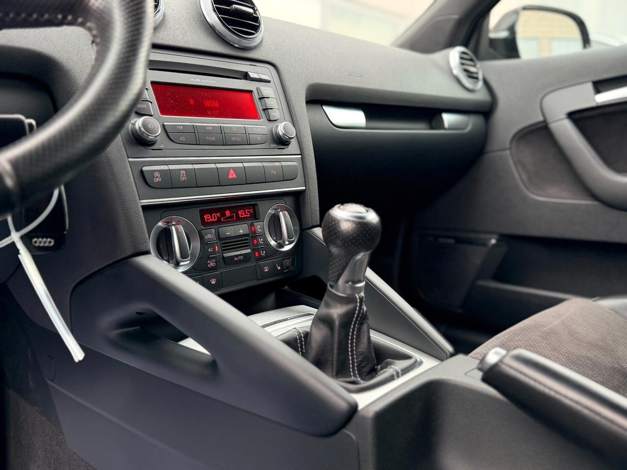 Audi A3 SPB 2.0 TDI 170 CV S-LINE Black edition