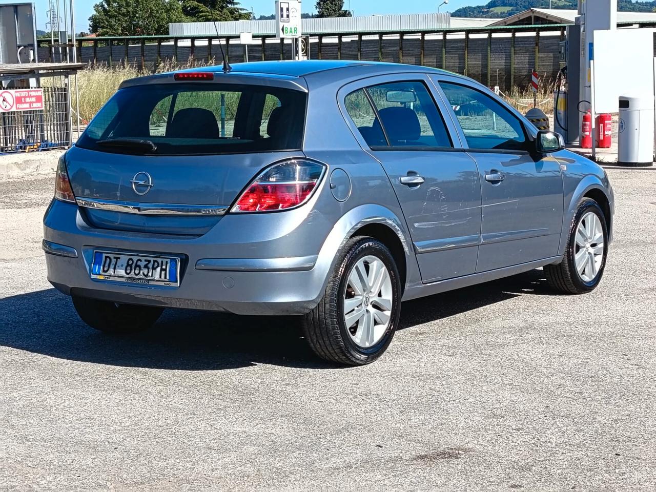 Opel Astra 12 2008 1.3 CDTI ecoFLEX 150.000KM BERLINA NEOPATENTATI