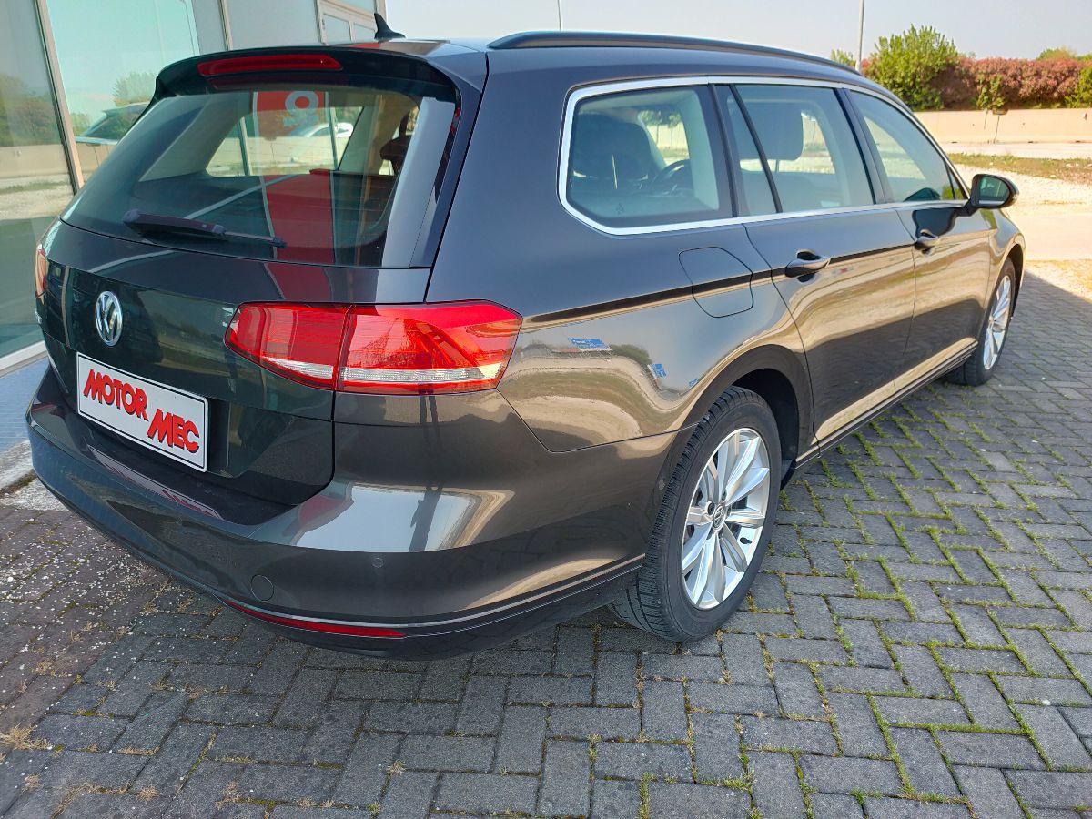 VOLKSWAGEN - Passat Variant - Passat 2.0 TDI Var. Business DPF