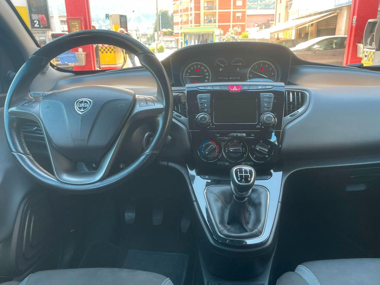 Lancia Ypsilon 1.2 69 CV 5 porte Silver