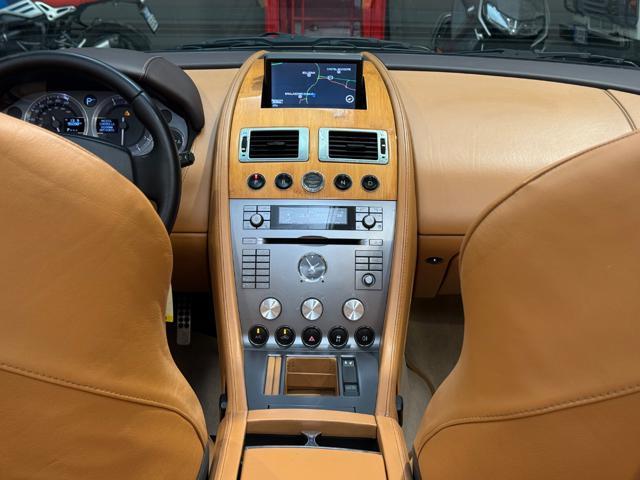 ASTON MARTIN DB9 Volante