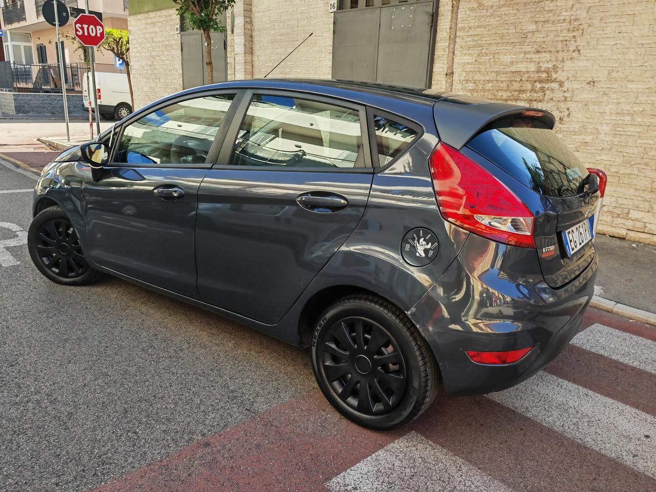 FORD FIESTA 1.4 TDI CV69 KW51 TITANIUM