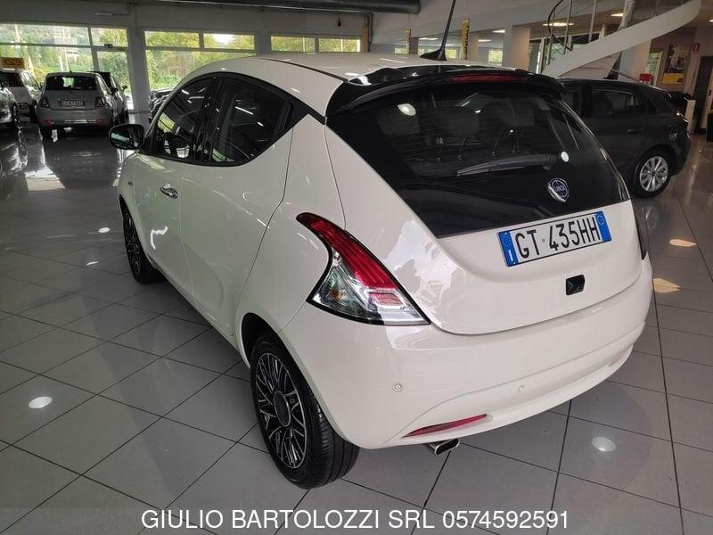 Lancia Ypsilon 1.0 FireFly 5 porte S&S Hybrid Platino