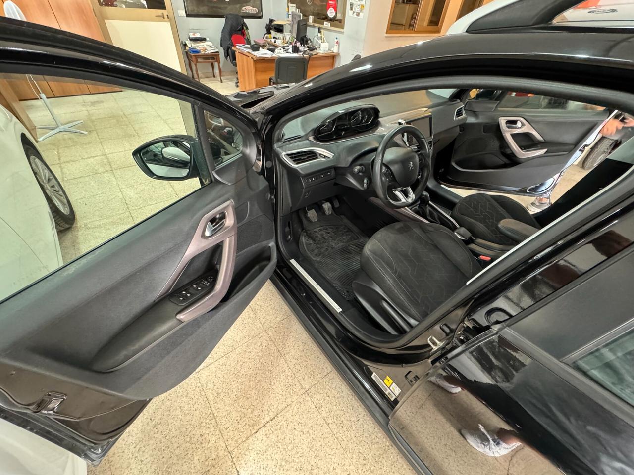 Peugeot 2008 PureTech 82 cv. Allure OK NEOPATENTATI