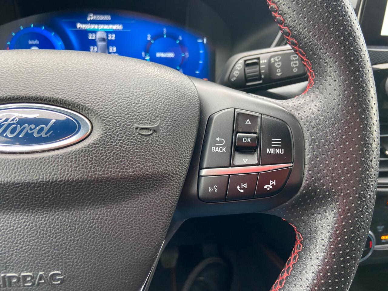 Ford Kuga 1.5 ecoblue ST-Line 2wd 120cv Autocarro