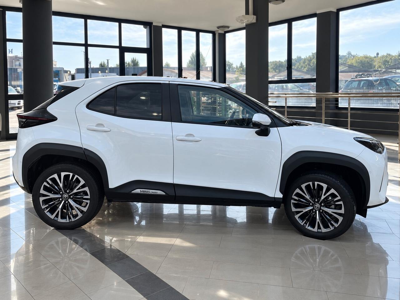 Toyota Yaris Cross LOUNGE PREMIERE 1.5 Hybrid 116