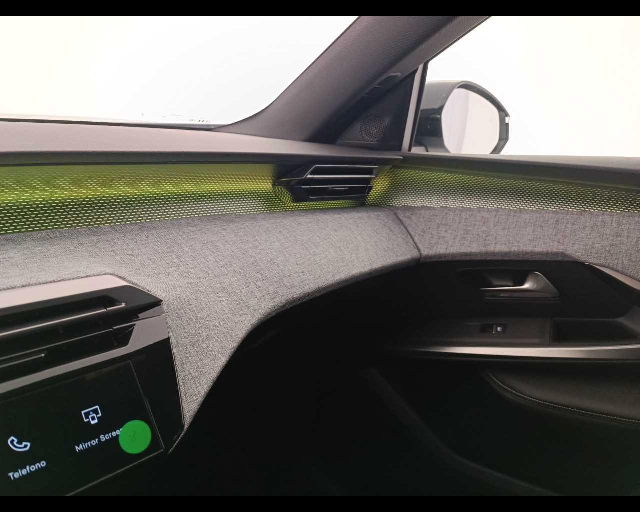 PEUGEOT Nuovo 5008 Hybrid 136 e-DCS6 GT