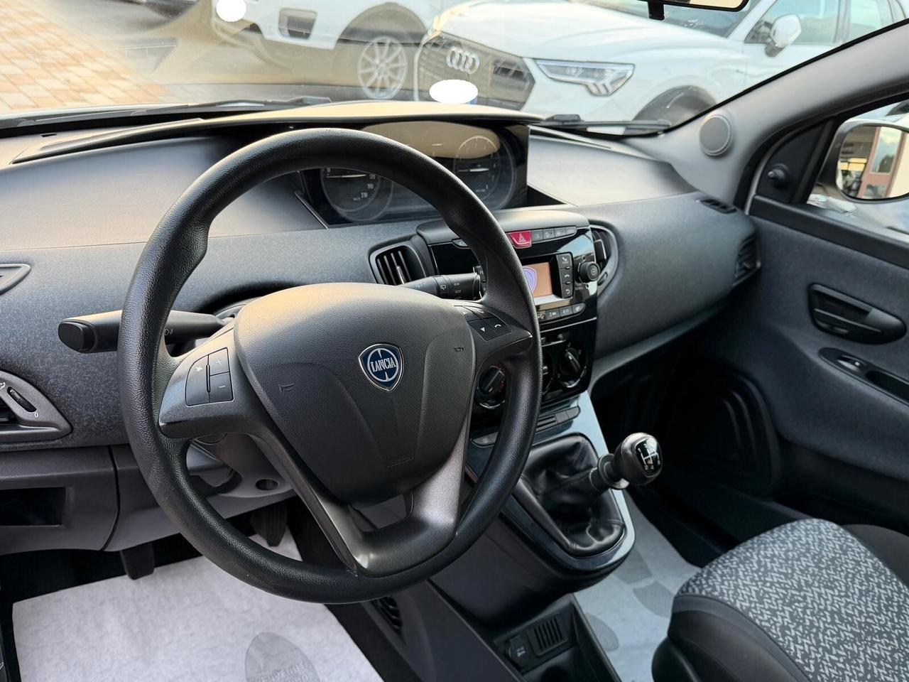 Lancia Ypsilon 1.2 69 cv. ELEFANTINO BLU