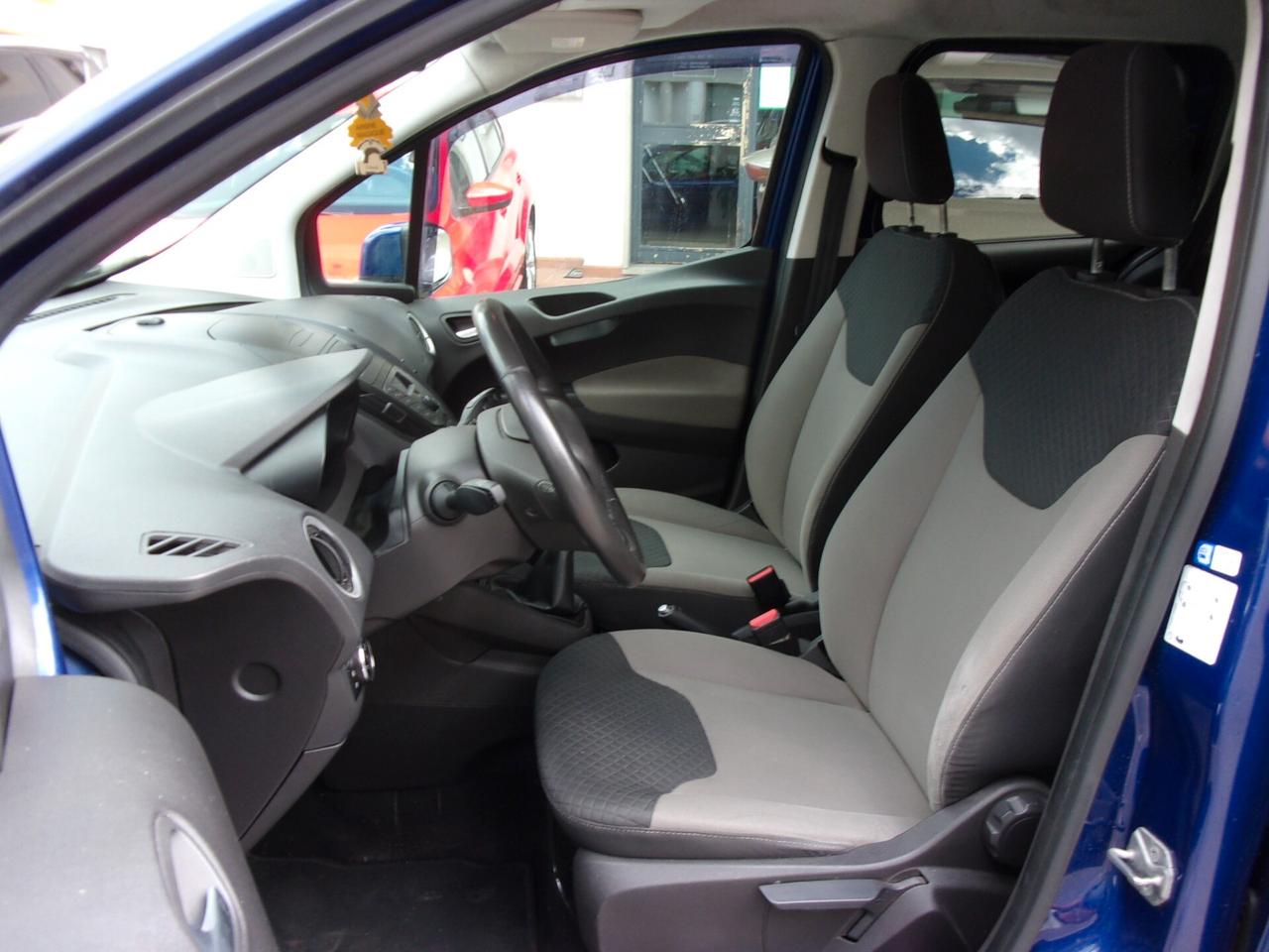 Ford Tourneo Courier 1.0 EcoBoost 100 CV Titanium