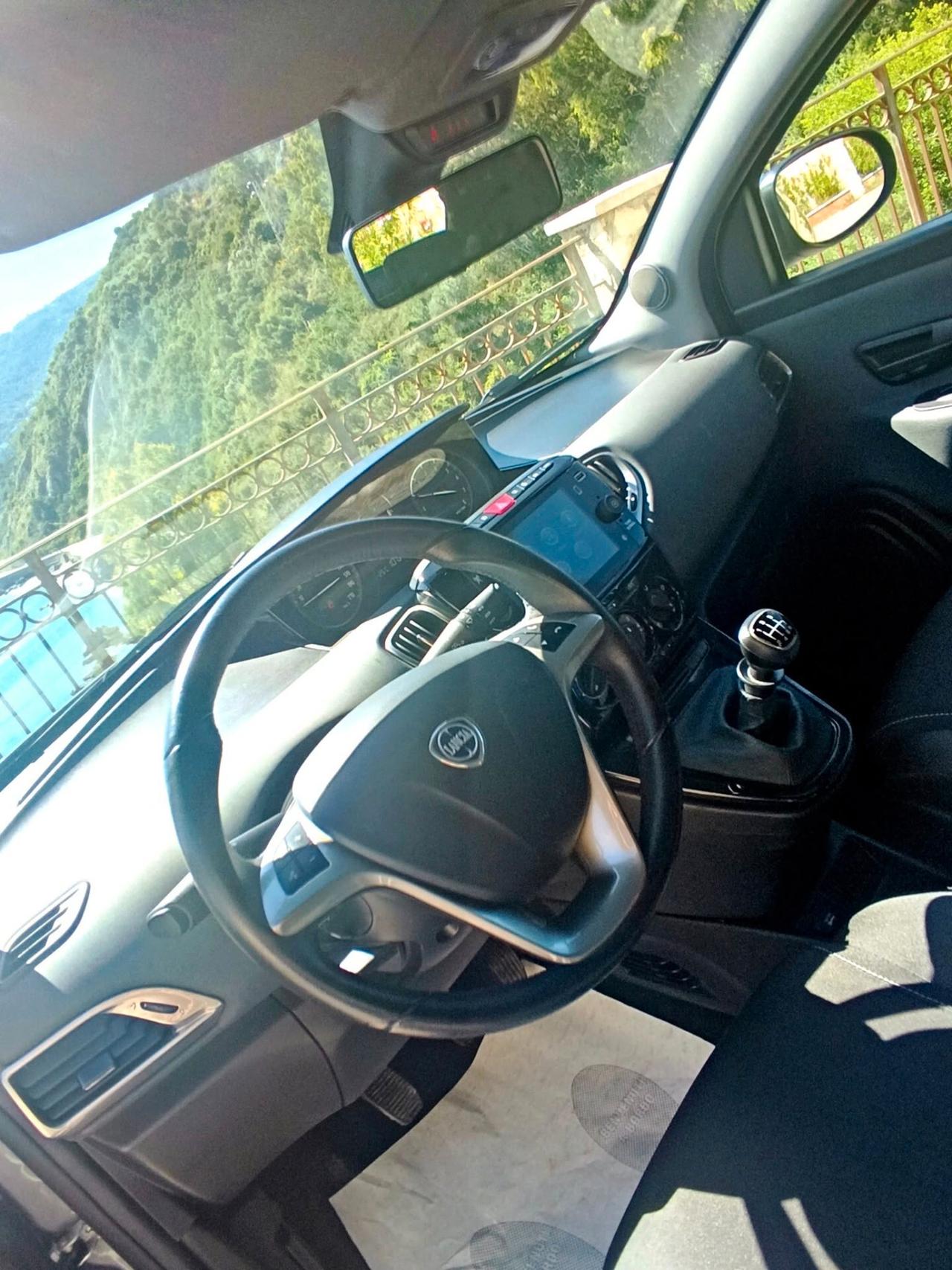 Lancia Ypsilon 1.0 FireFly Hybrid Gold