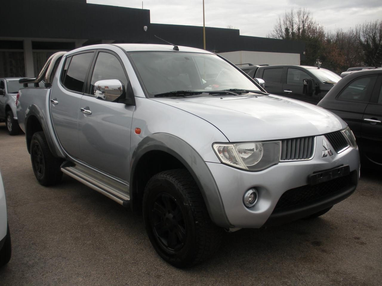 Mitsubishi L200 2.5 DI-D/178CV DC Intense Plus FURIUS