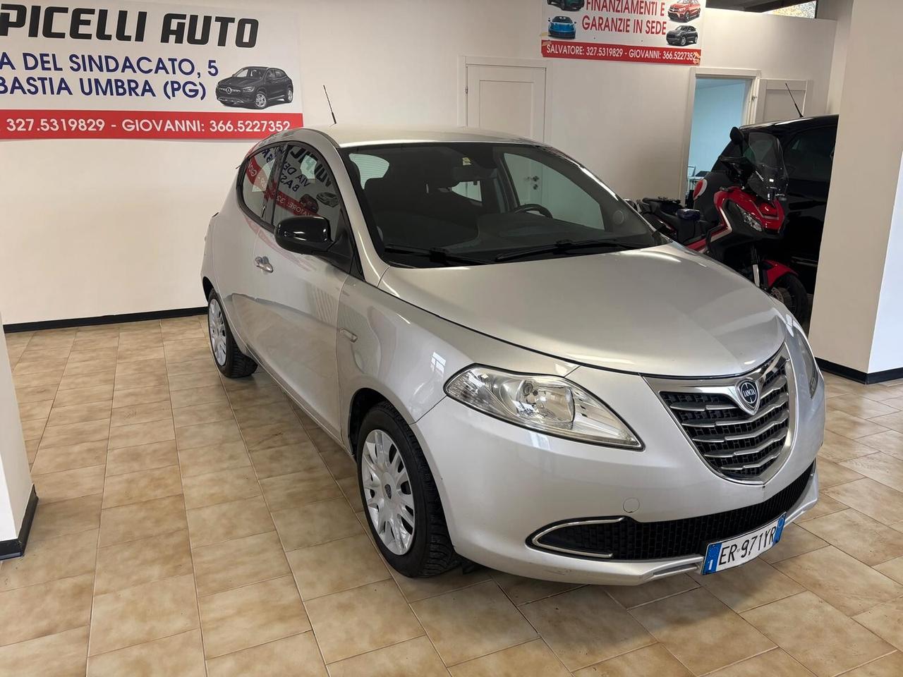 LANCIA YPSILON ANNO 2013 bz 1.2 ADATTA NEOPATENTATI KM 209 mila
