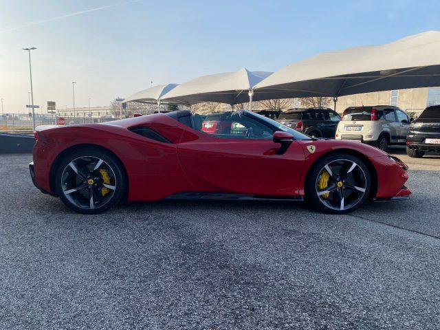 FERRARI SF90 Spider