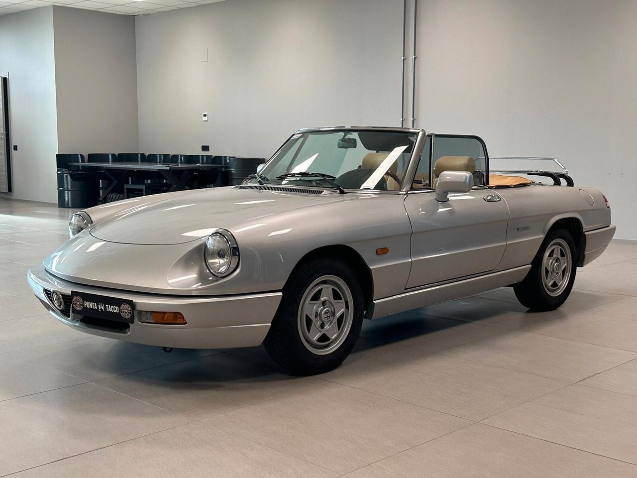 Alfa Romeo Spider 1.6