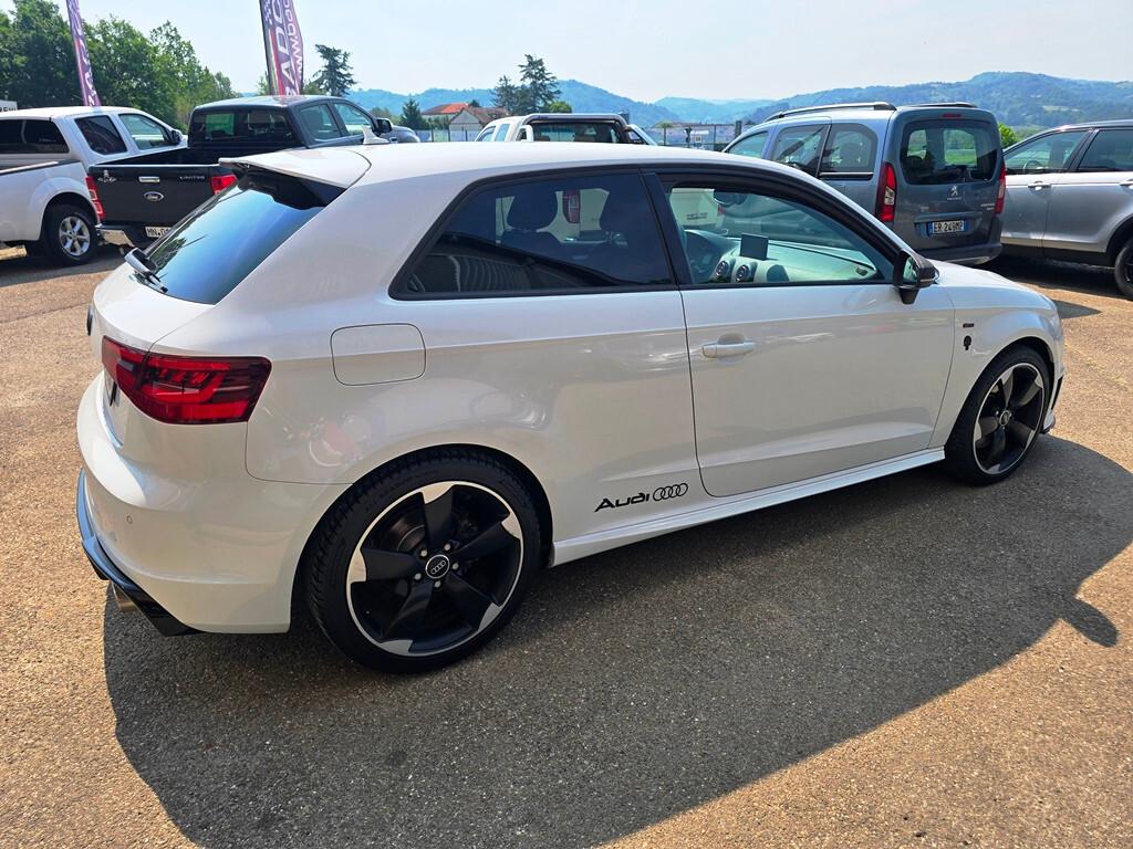 Audi A3 1.8 TFSI 180CV S LINE ESTETICA S3