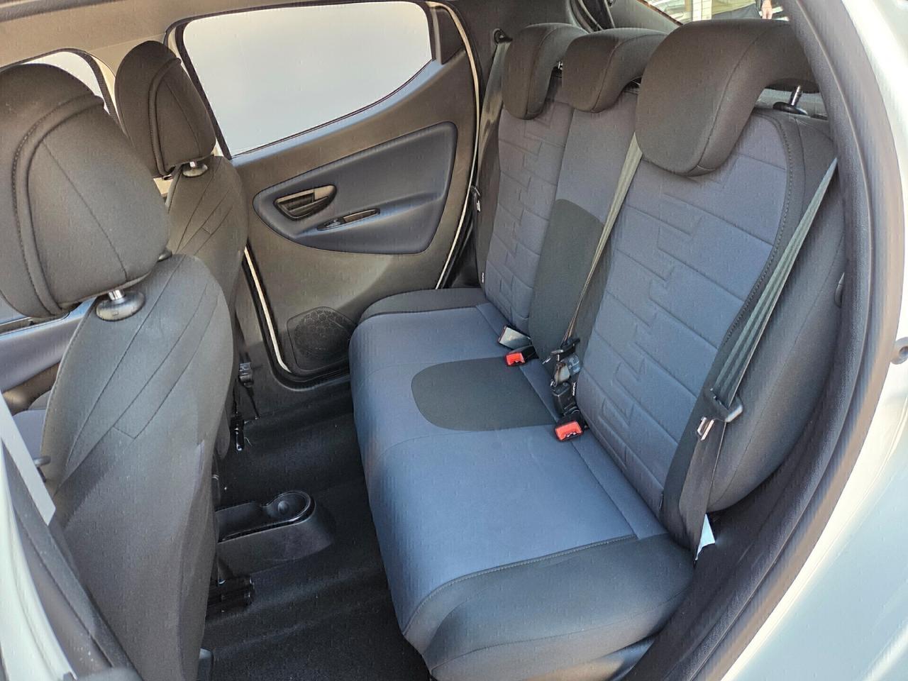 Lancia Ypsilon 1.0 Hybrid 5 porte S&S Platino