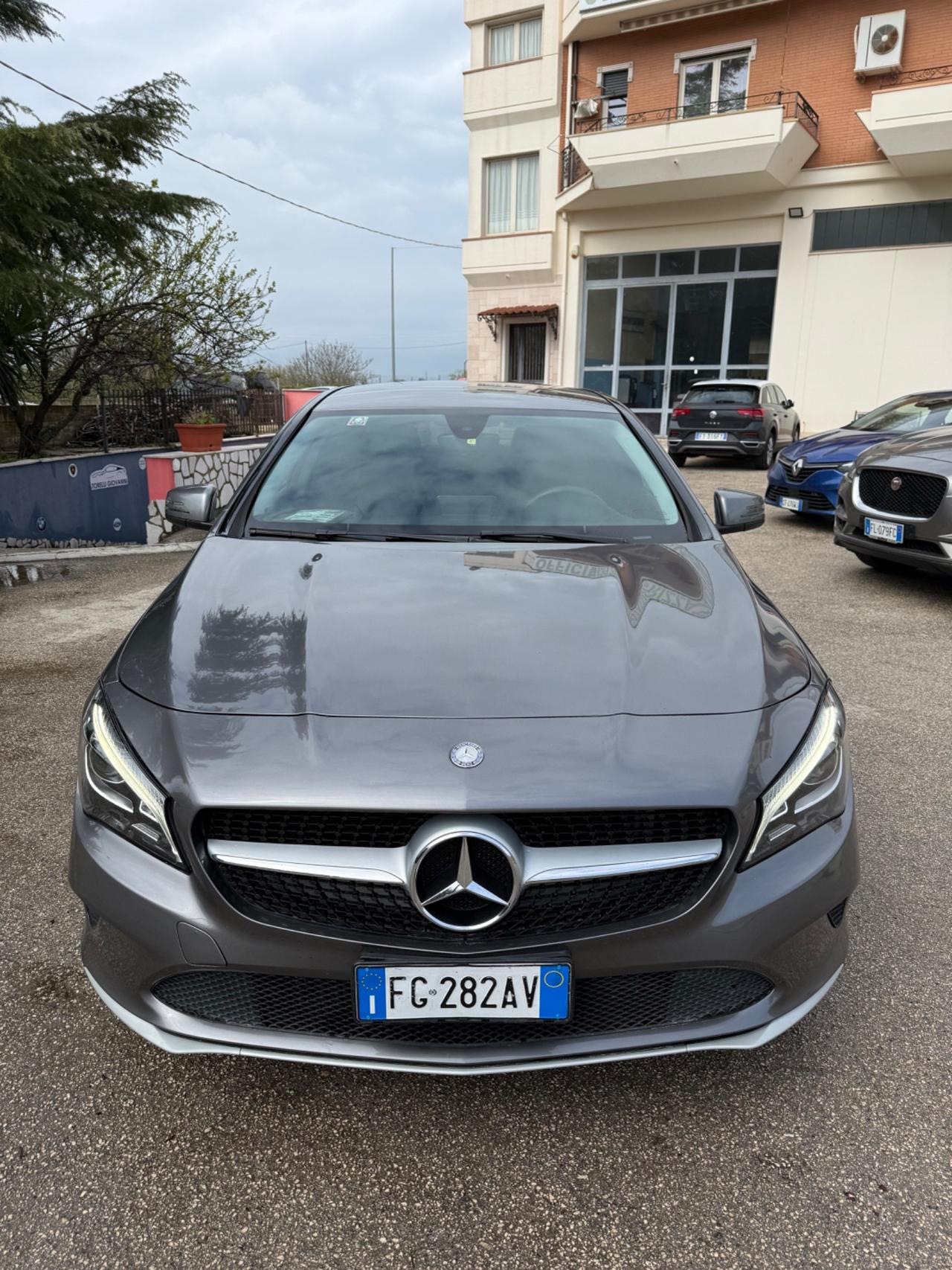 Mercedes-benz CLA 180 d Premium