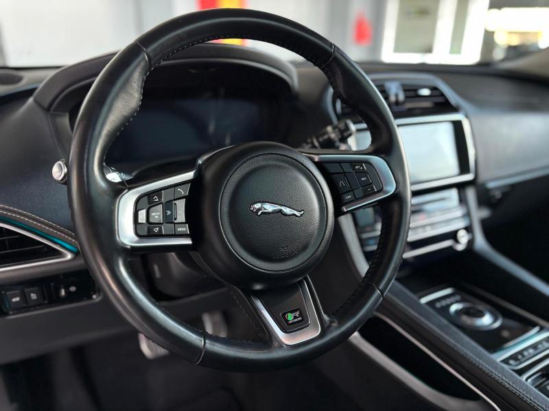 Jaguar F-Pace 2.0d i4 R-Sport awd 180cv auto my20