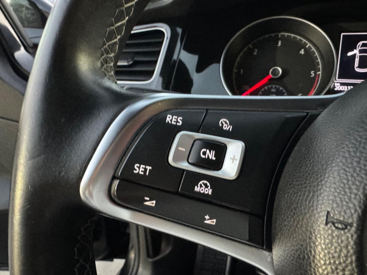 Volkswagen Golf 2.0 TDI 150cv 5p. Highline BlueMotion Technology R-Line