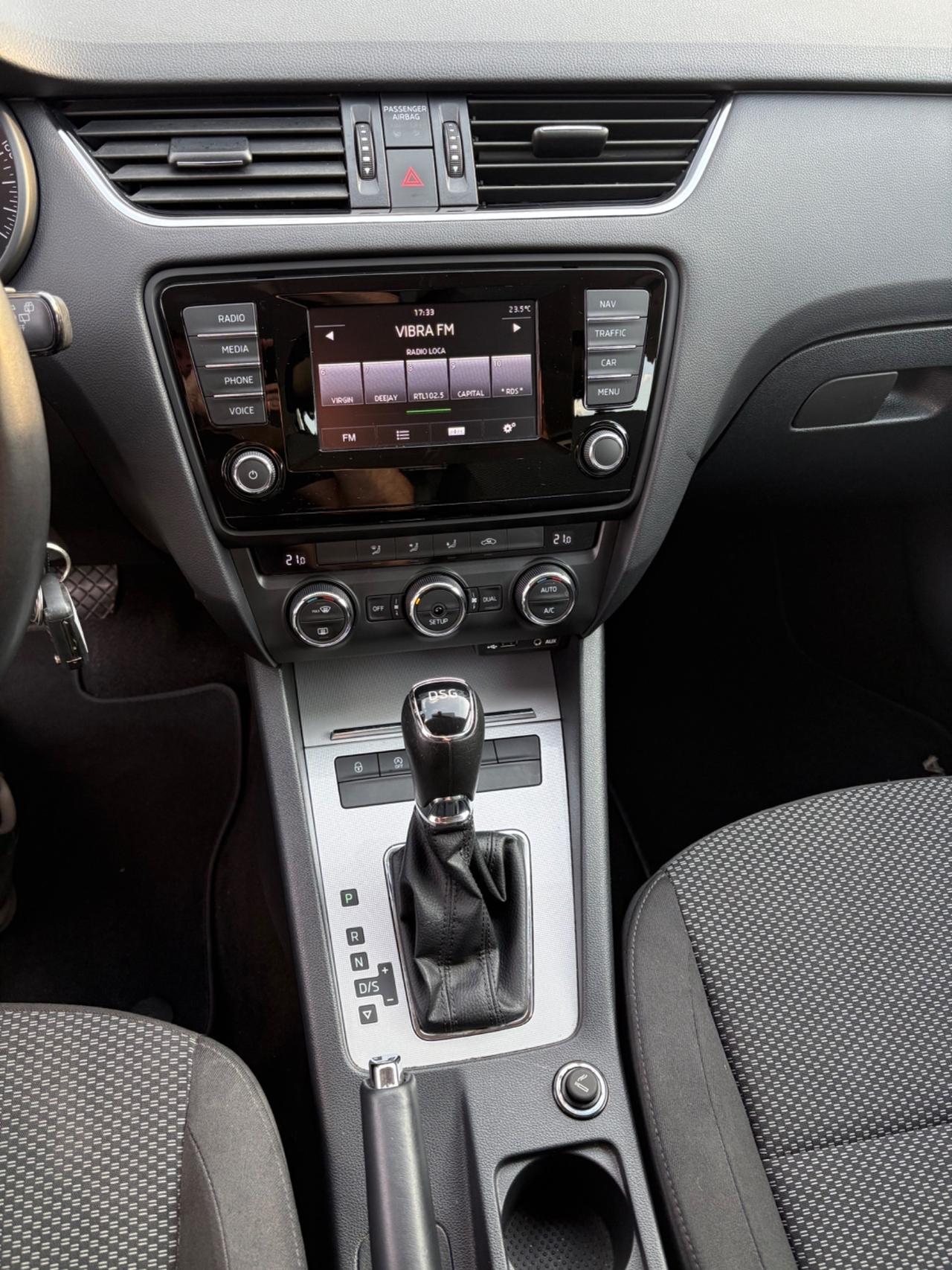 Skoda Octavia 1.6 TDI CR 105 CV DSG Wagon Elegance
