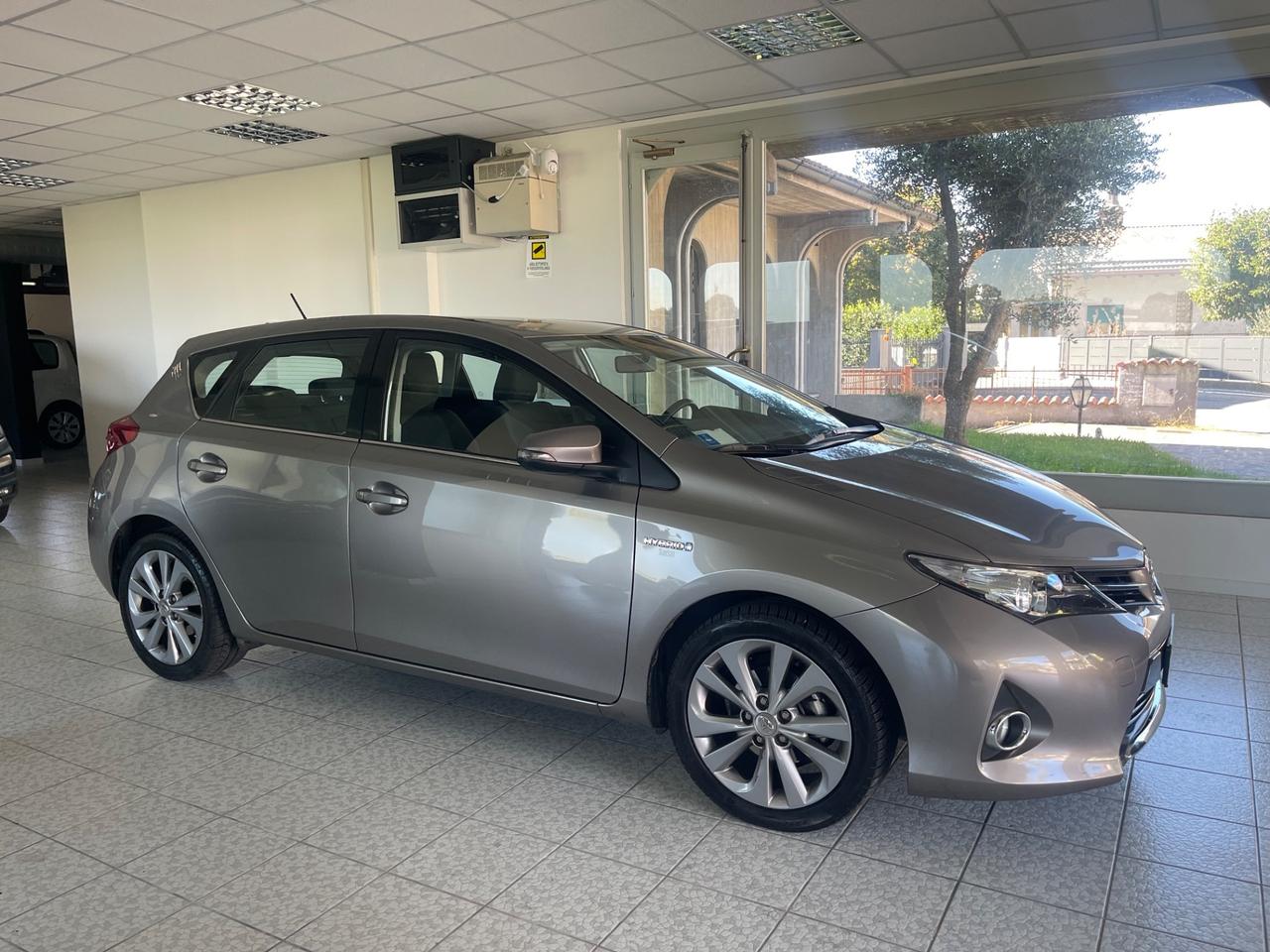 Toyota Auris 1.8 Hybrid Lounge