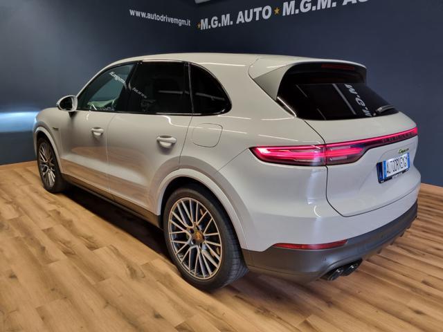 PORSCHE Cayenne 3.0 V6 E-Hybrid Platinum Edition