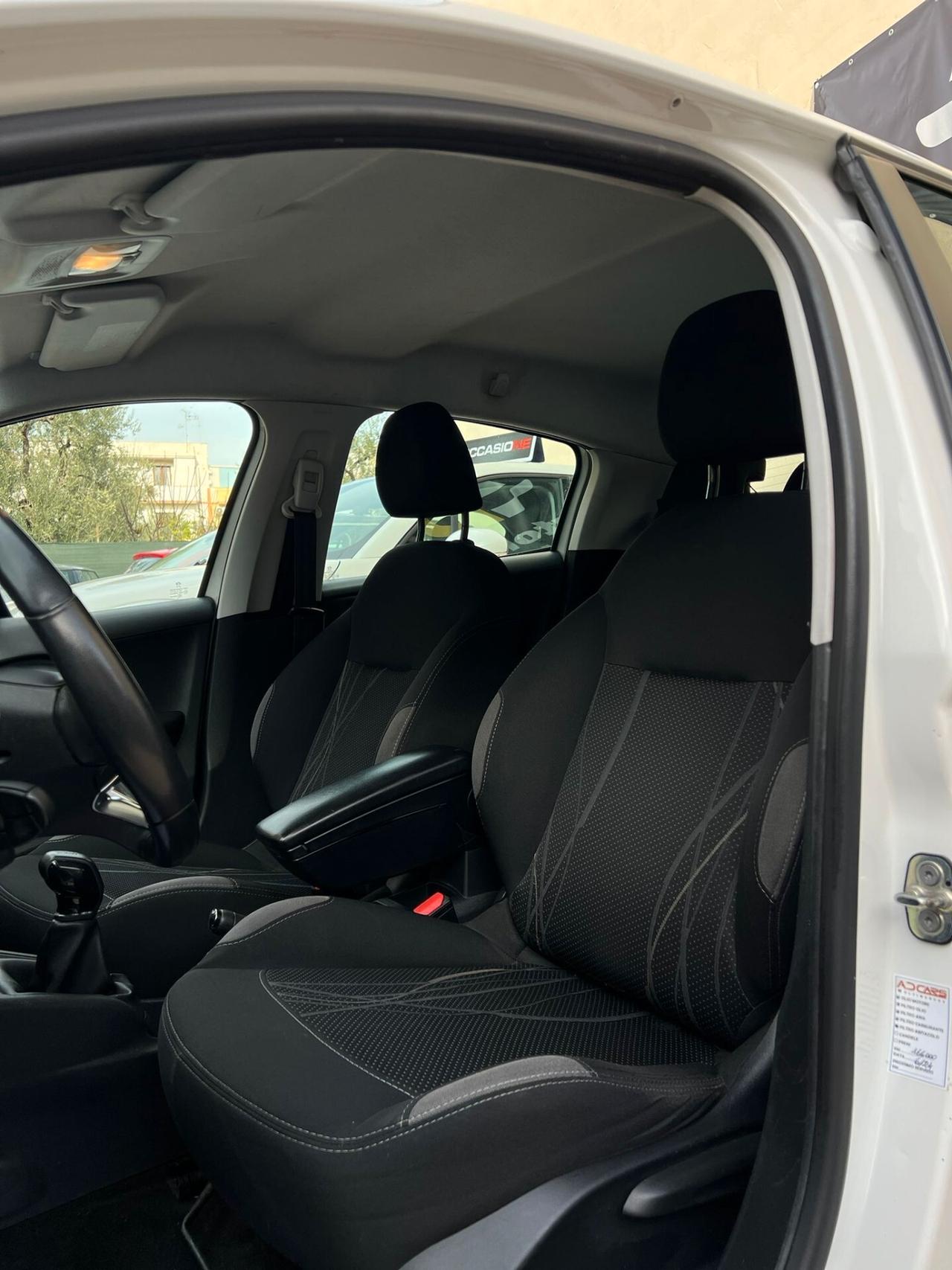 Peugeot 208 1.4 HDi 68 CV 5 porte Allure