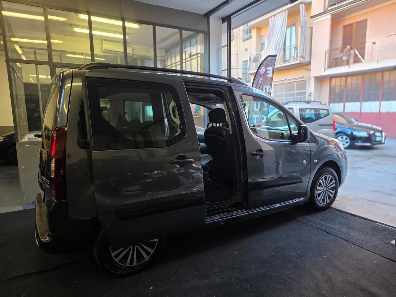 Peugeot Partner Tepee 1.6 e-HDi 92 CV S&S Outdoor