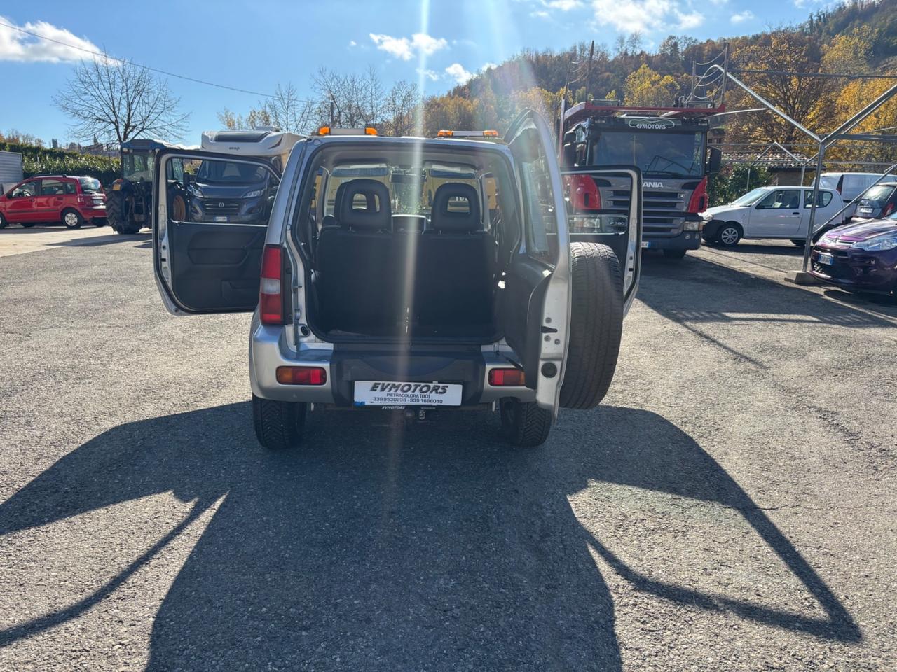 Suzuki Jimny 1.5 DDiS cat 4WD SOLO PER OPERATORI DEL SETTORE.