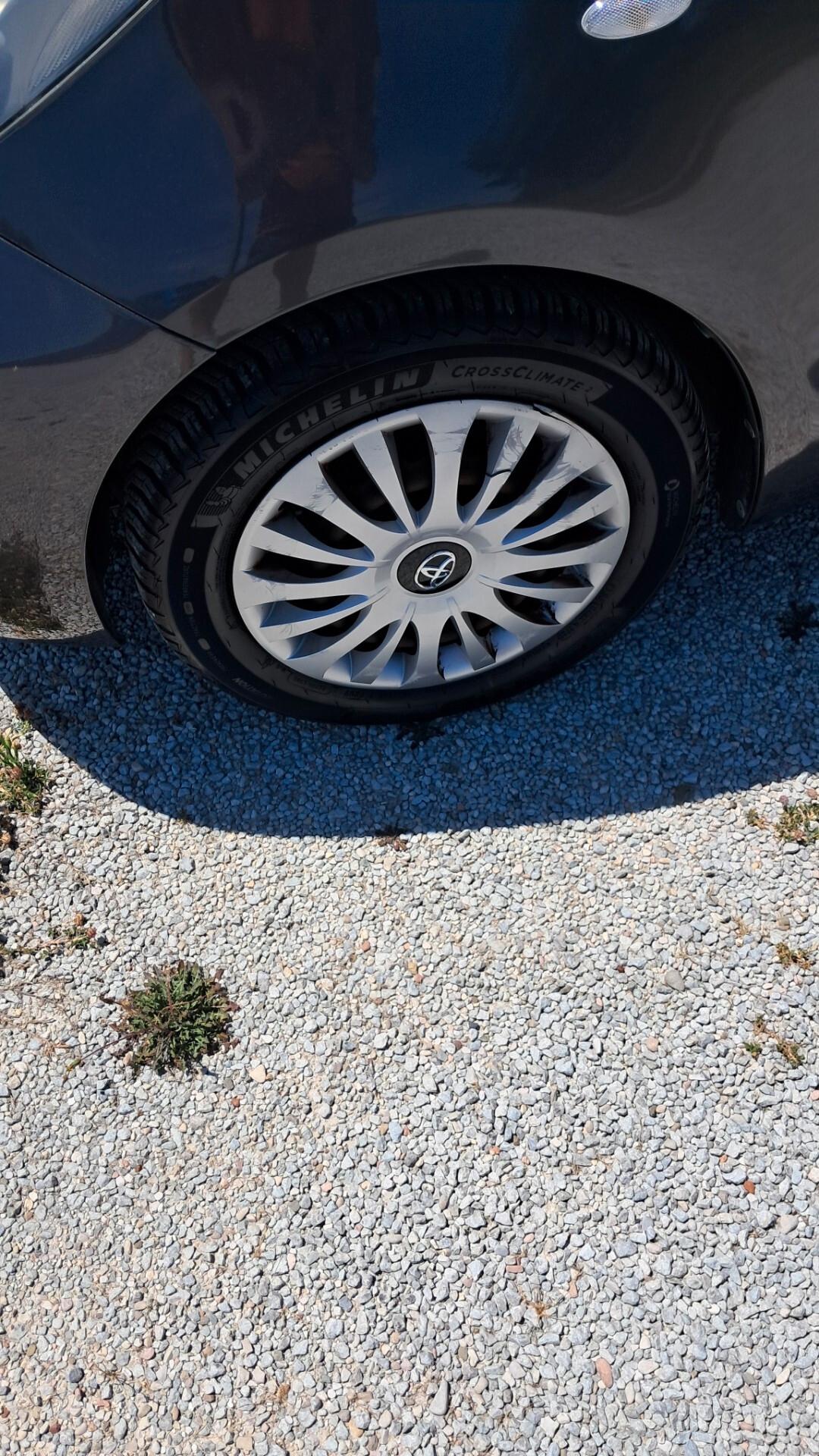 Toyota Yaris 1.4 D-4D DPF 5 porte Sol+Confort Pack