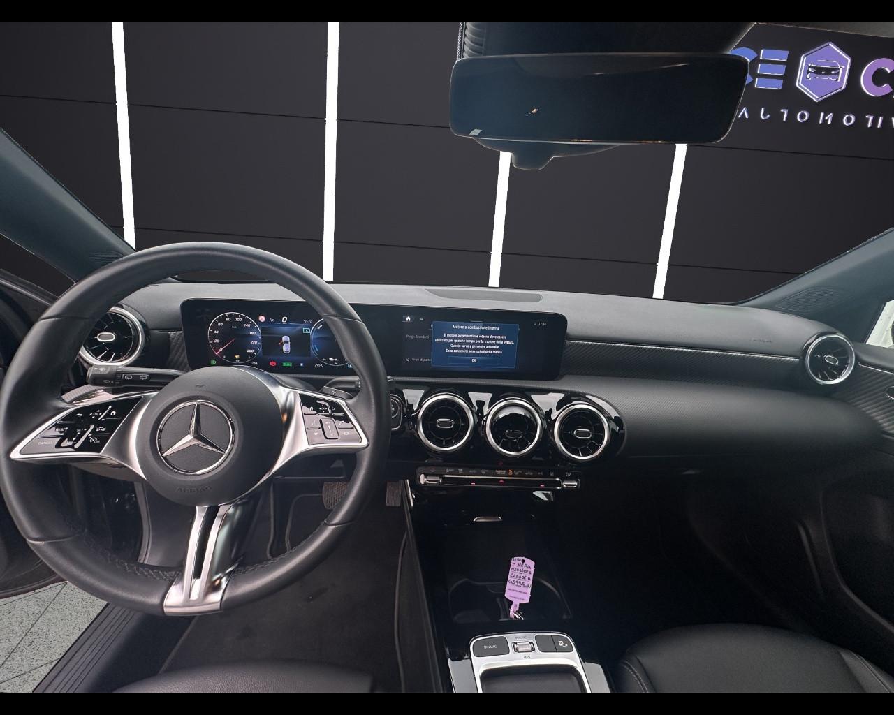 Mercedes-Benz Classe A (W177) - A 250 e hybrid EQ Progressive Advanced Plus