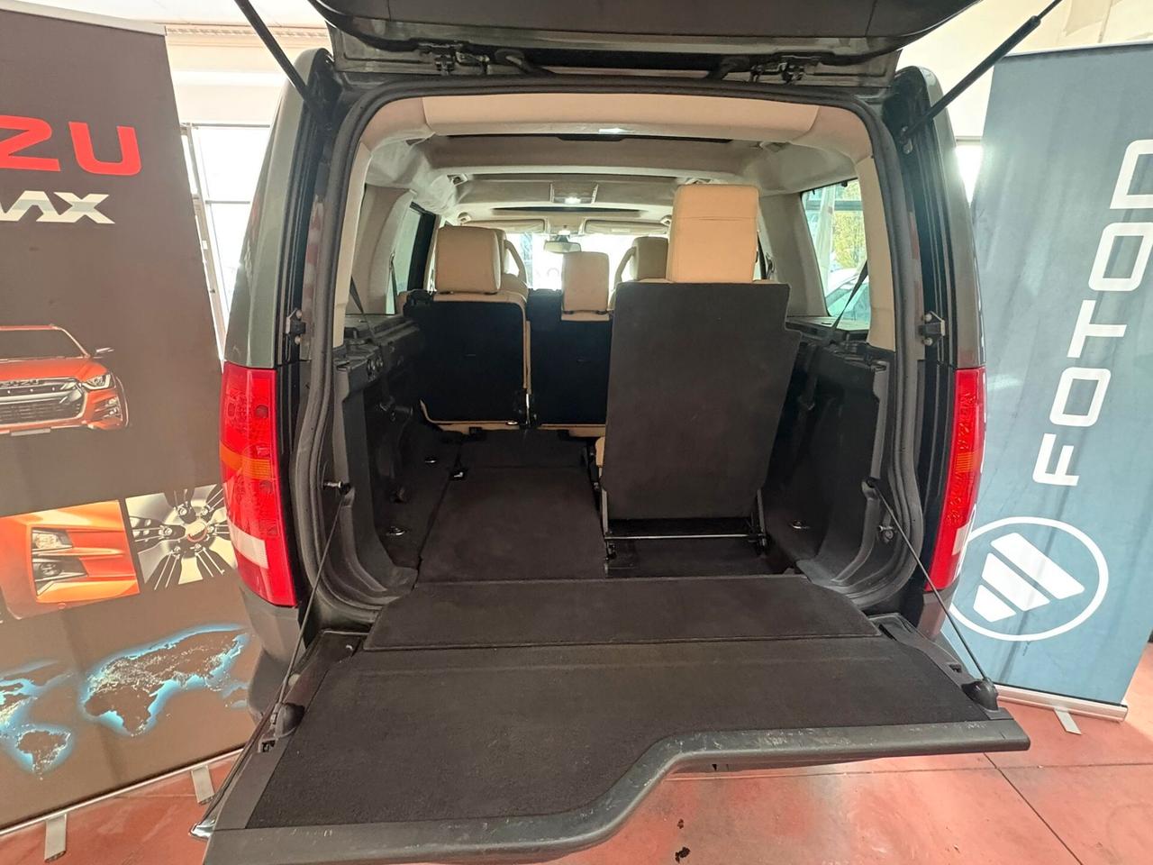 LAND ROVER DISCOVERY 3 POSTI 7 Con 4X4 RUOTE MOTRICI CAMBIO AUT. DIESEL 2700 CV 190 Km 155.328 Certificati