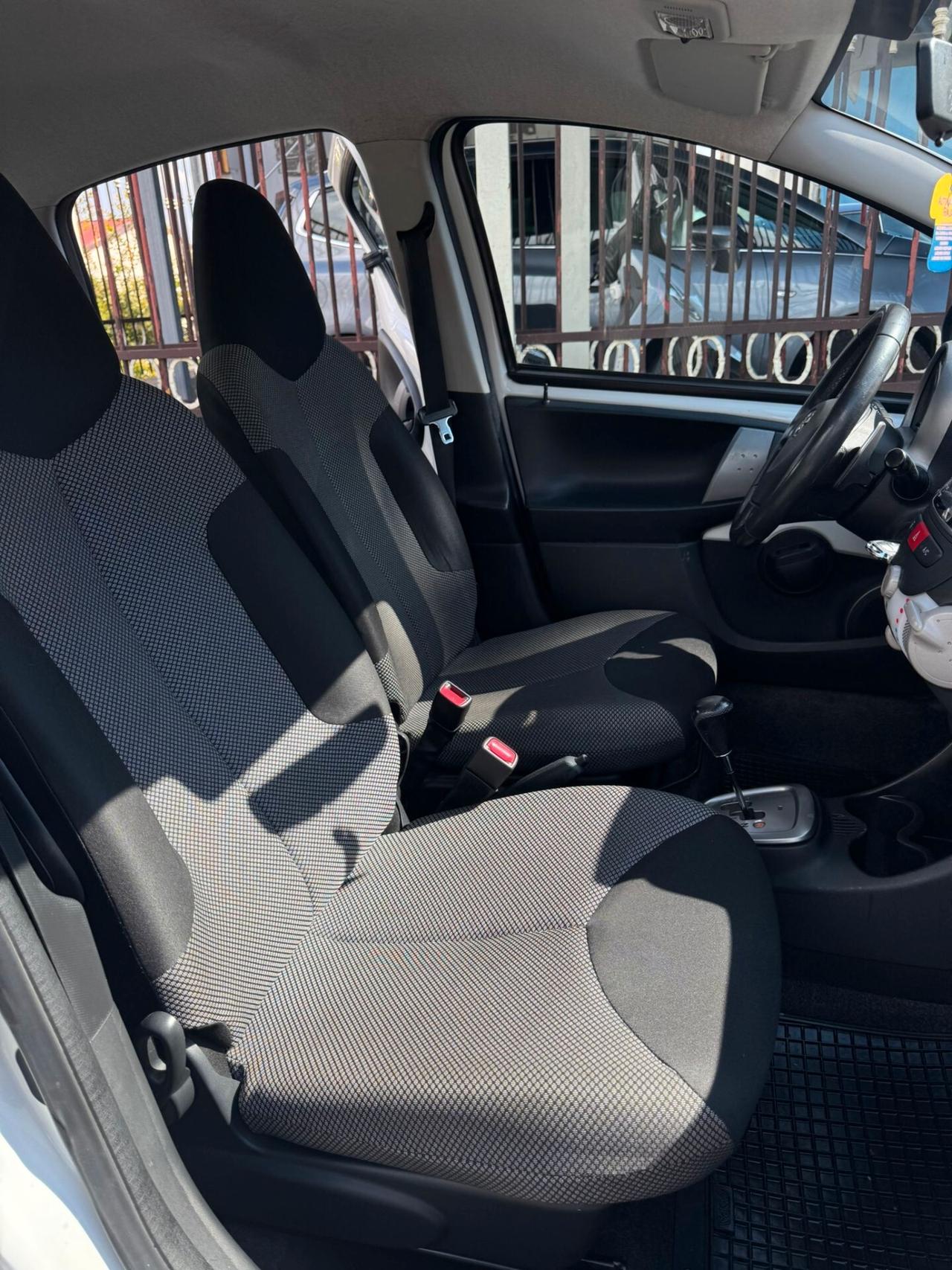 Toyota Aygo 1.0 12V VVT-i 5 porte Lounge Connect MMT