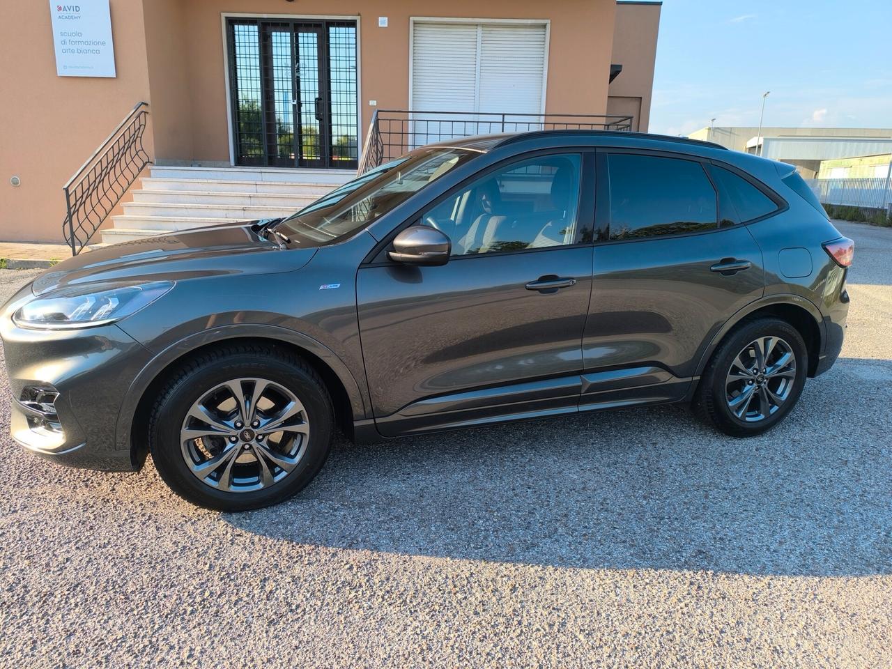 Ford Kuga 2.5 Full Hybrid 190 CV CVT AWD ST-Line Design