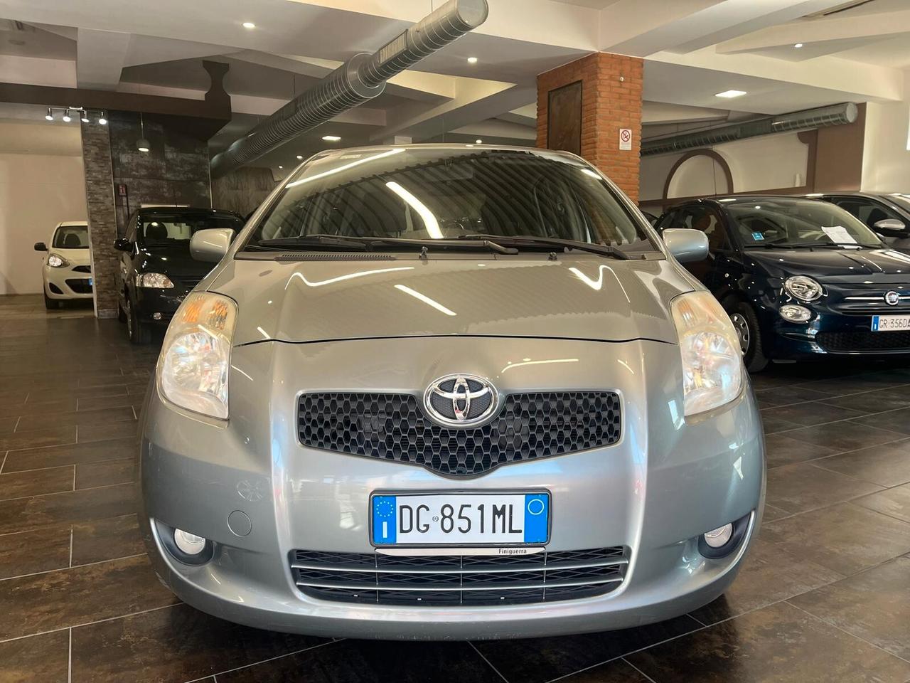 Toyota Yaris 1.0 5 porte Sol