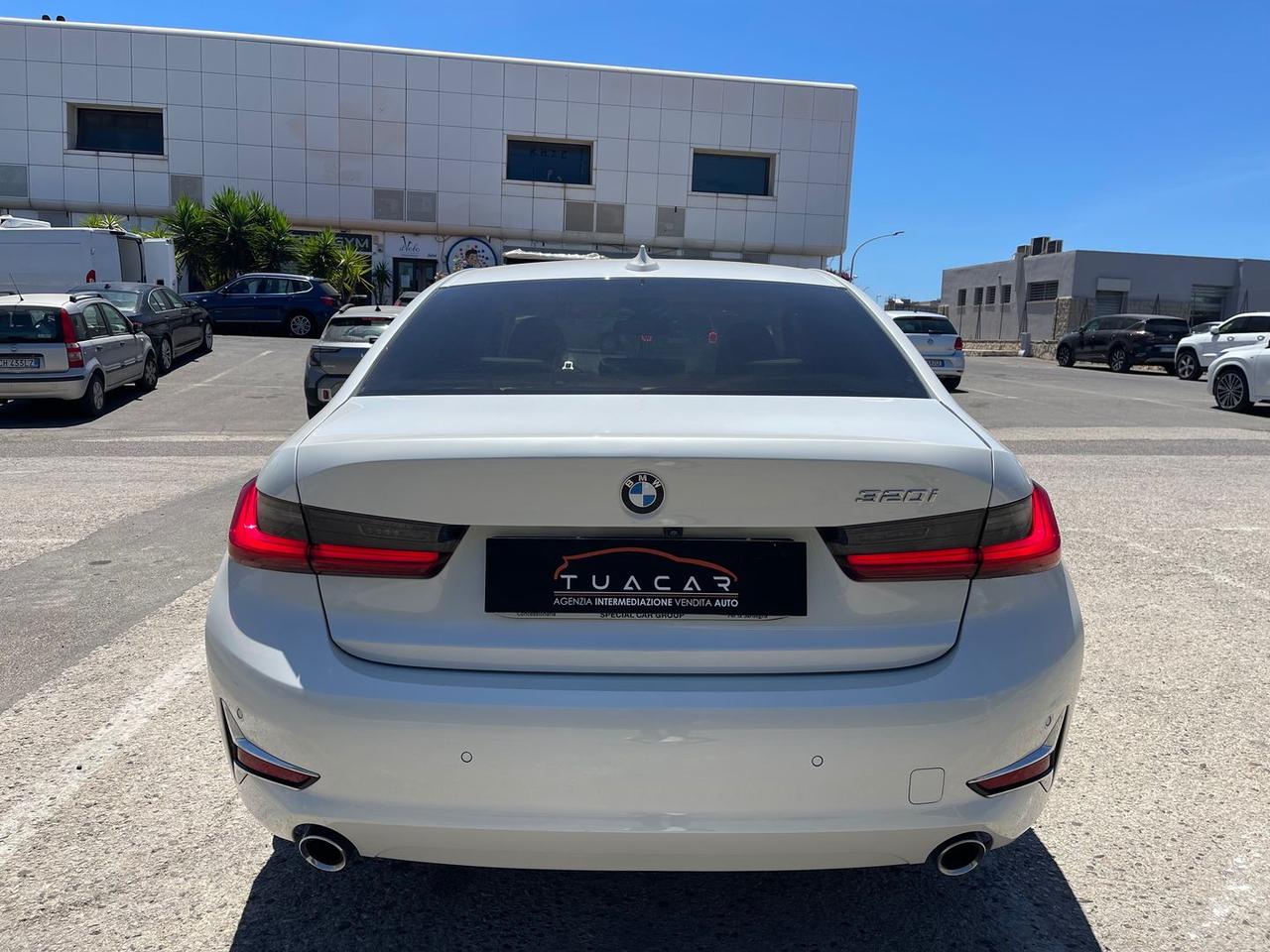 Bmw 320 i Luxury #11281