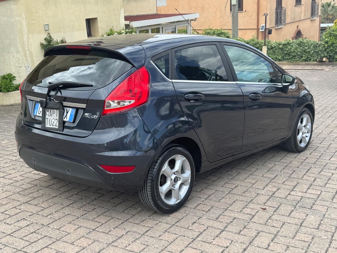 Ford Fiesta 1.4 5 porte Bz.- GPL Titanium