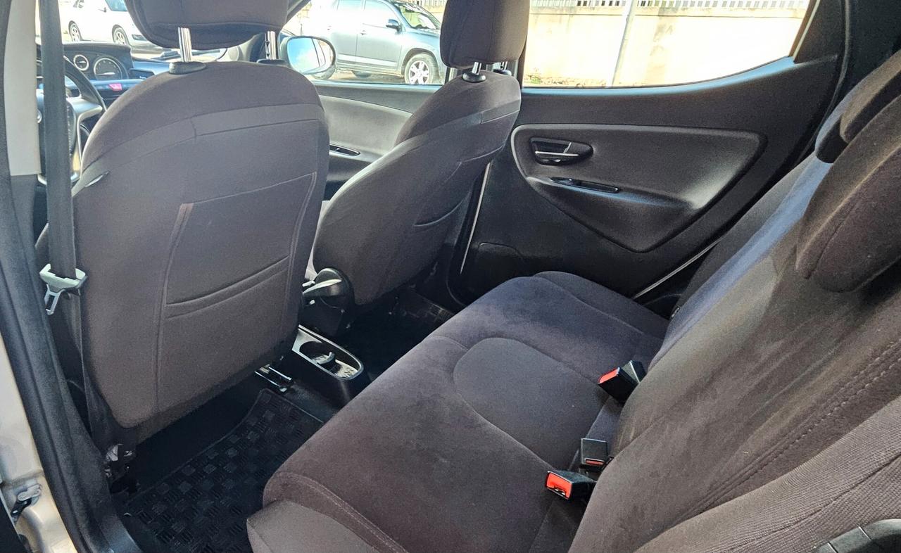 Lancia Ypsilon 1.2 69 CV 5 porte S&S Gold